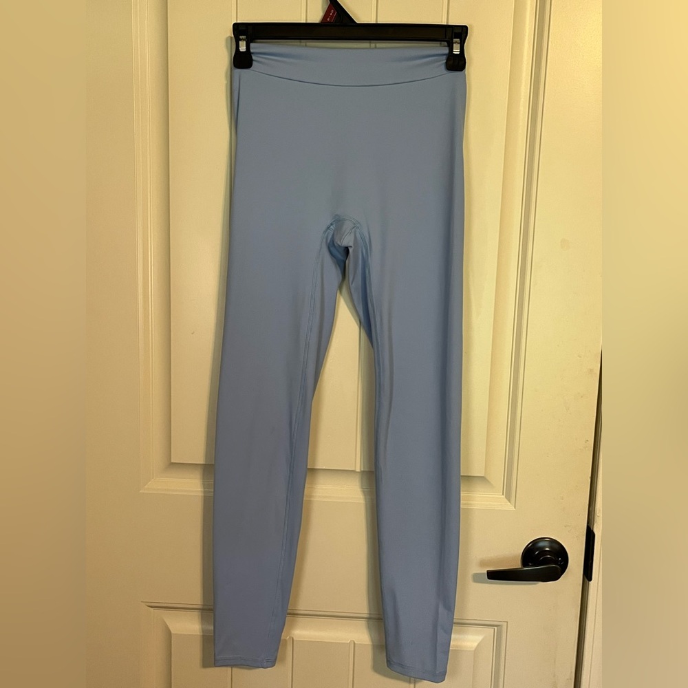 Lululemon Light Blue Women’s Scrunch Leggings. 24” inseam